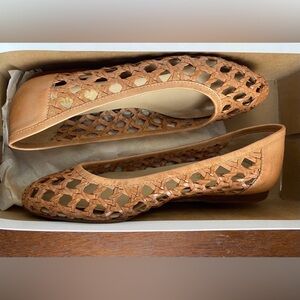 Vintage Leather Women's Tan Woven Flats